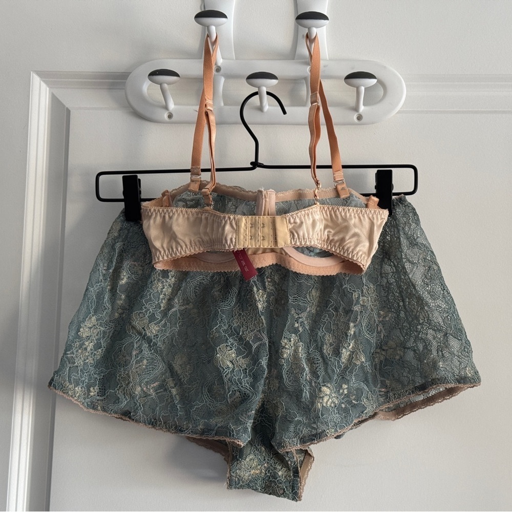 Lingerie set - Picture 6 of 13